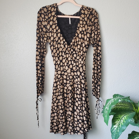Free People Dresses & Skirts - Free People Pradera Floral Mini Belted Wrap Dress Womens Medium